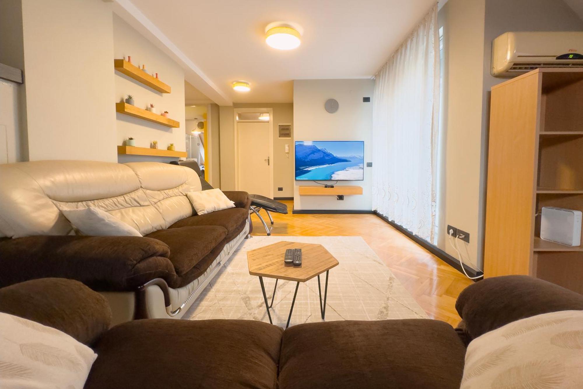 Siera'S Apartment Приштина Екстер'єр фото